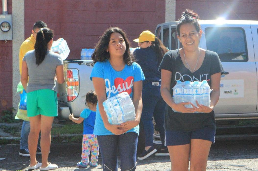 Gobierno continuará hoy abasteciendo de agua a pobladores de San Salvador gobierno-continuara-hoy-abasteciendo-de-agua-a-pobladores-de-san-salvador